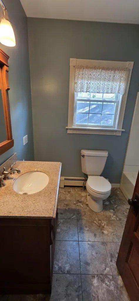 29 Dexter Avenue Auburn ME 04210