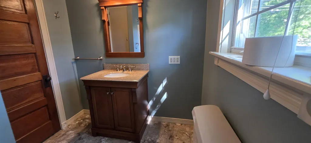 29 Dexter Avenue Auburn ME 04210