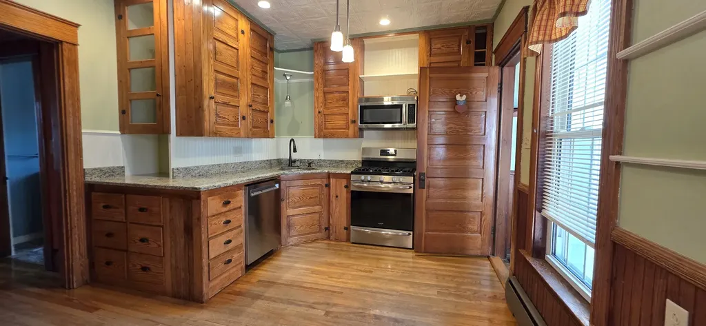 29 Dexter Avenue Auburn ME 04210