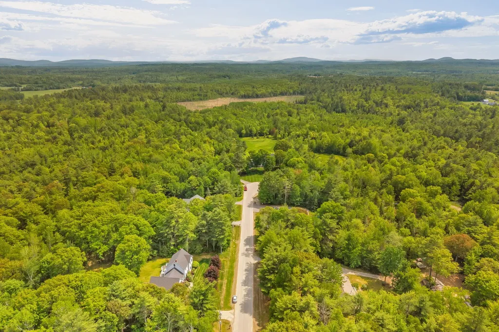 81 Aaron's Way Hampden ME 04444