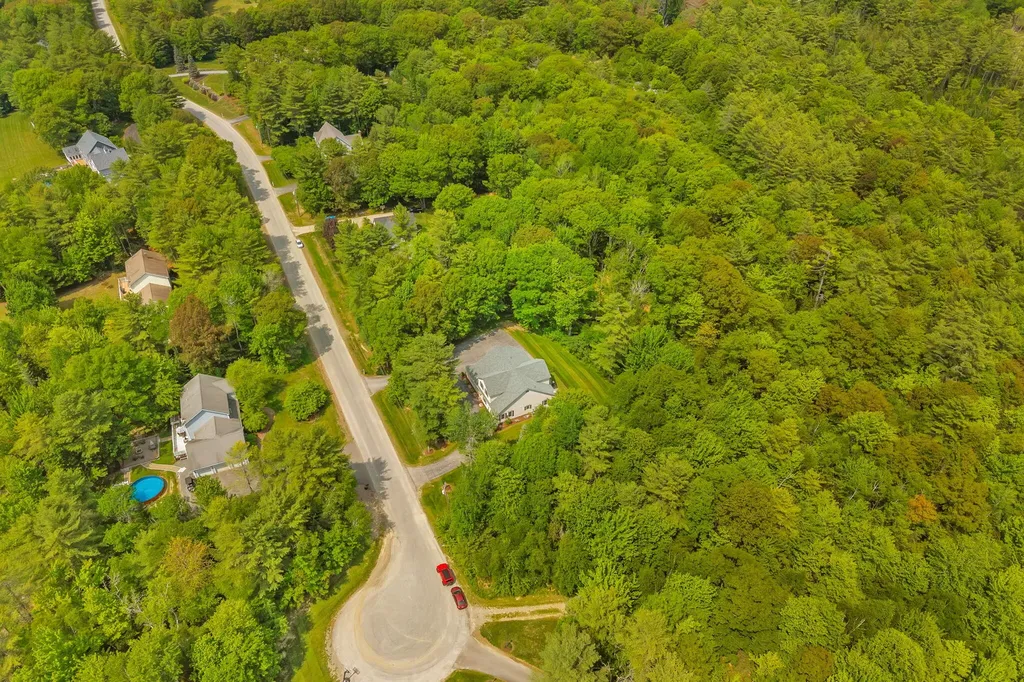 81 Aaron's Way Hampden ME 04444