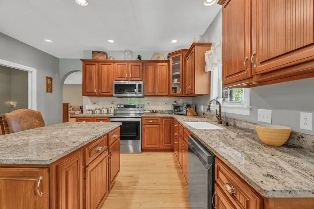 81 Aaron's Way Hampden ME 04444