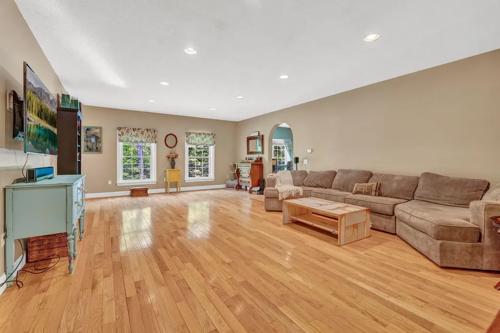 81 Aaron's Way Hampden ME 04444