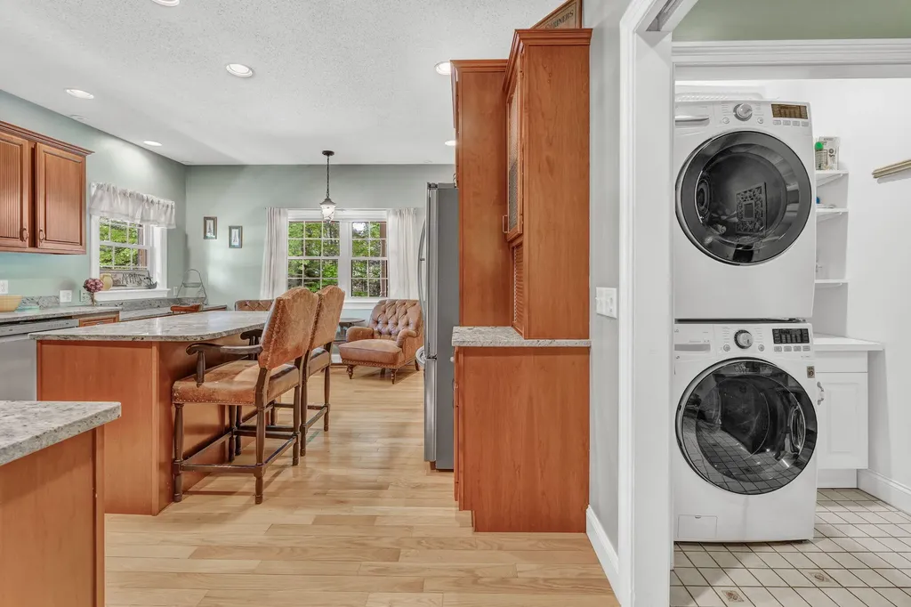 81 Aaron's Way Hampden ME 04444