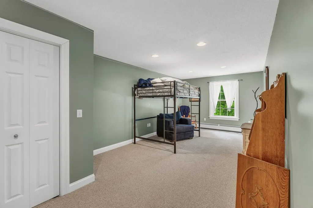 81 Aaron's Way Hampden ME 04444