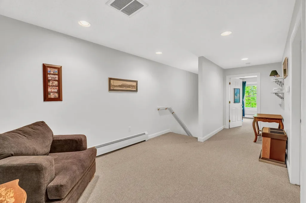 81 Aaron's Way Hampden ME 04444
