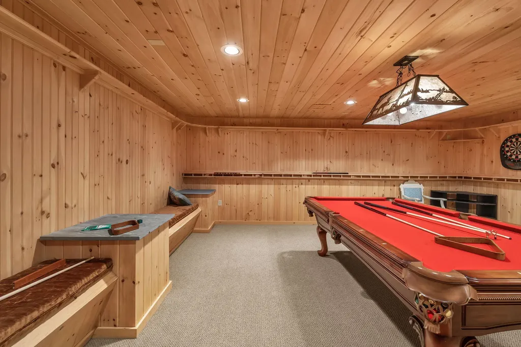 81 Aaron's Way Hampden ME 04444