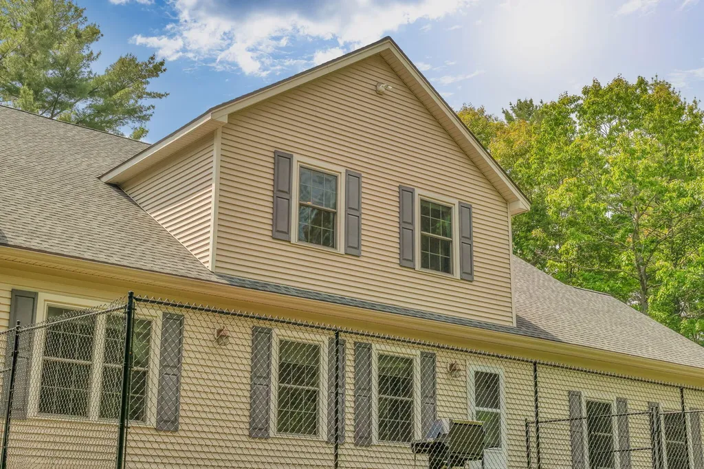 81 Aaron's Way Hampden ME 04444