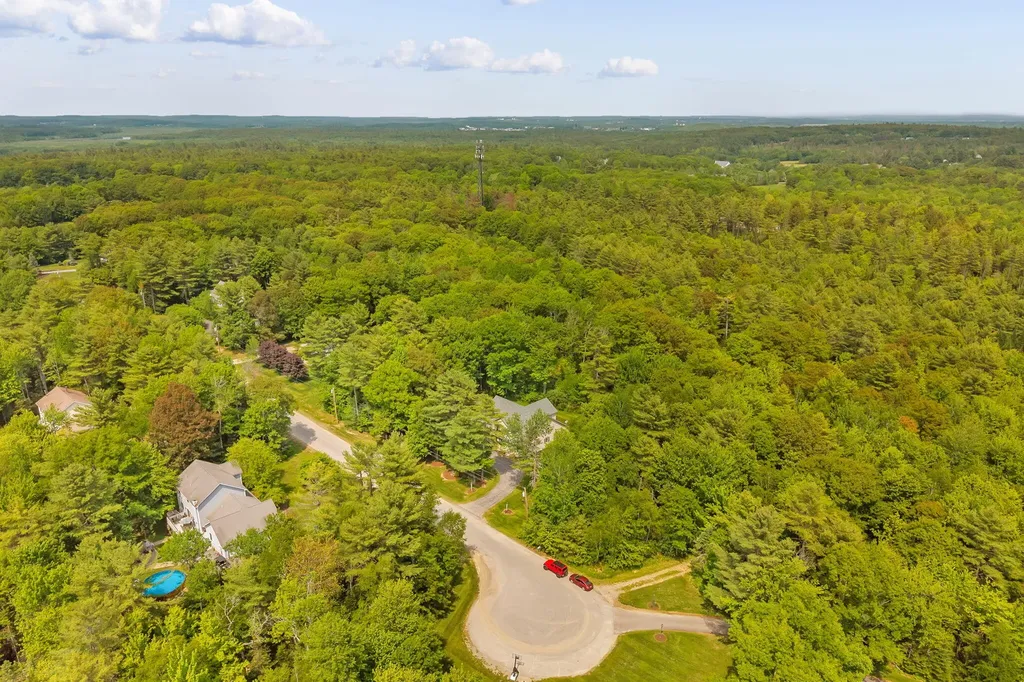 81 Aaron's Way Hampden ME 04444