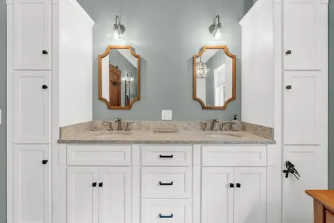 81 Aaron's Way Hampden ME 04444