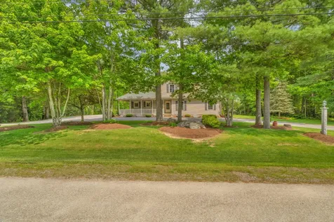 81 Aaron's Way Hampden ME 04444