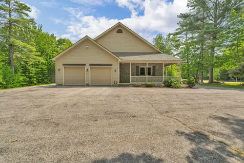 81 Aaron's Way Hampden ME 04444
