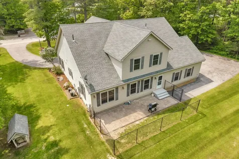 81 Aaron's Way Hampden ME 04444
