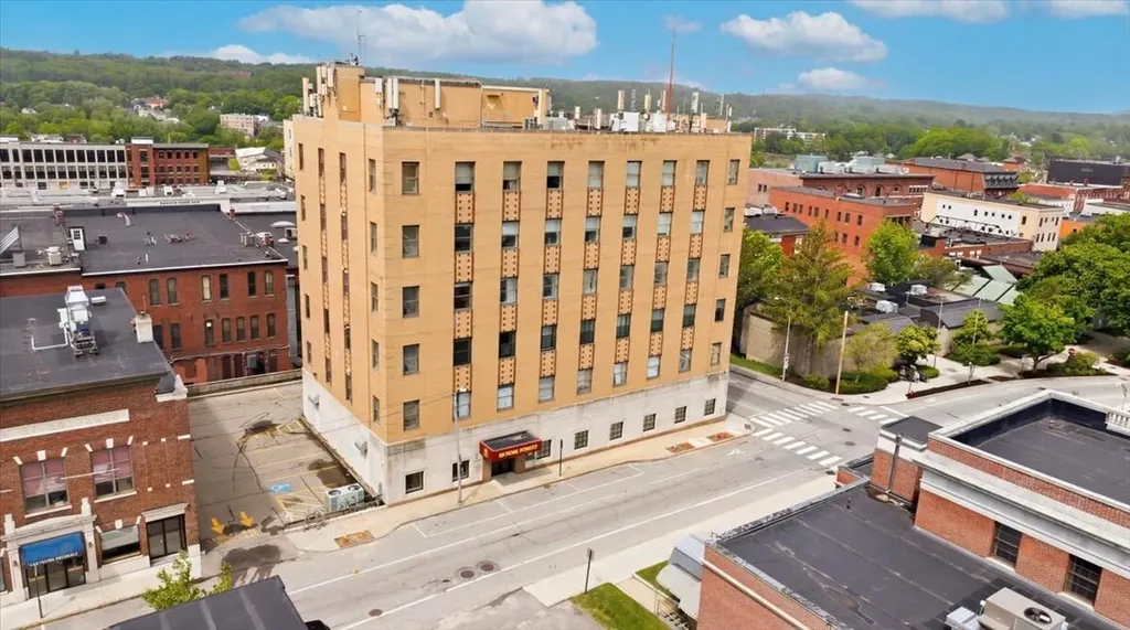 35 Ash Street Lewiston ME 04240
