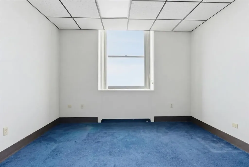 35 Ash Street Lewiston ME 04240
