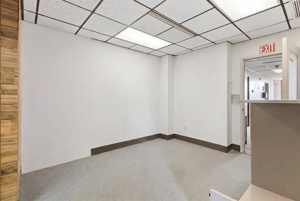 35 Ash Street Lewiston ME 04240
