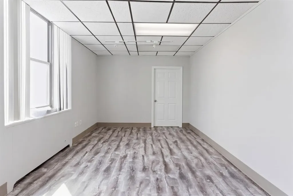 35 Ash Street Lewiston ME 04240