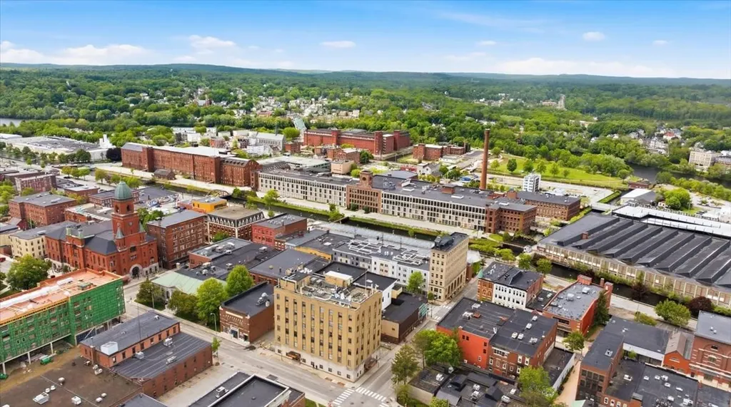 35 Ash Street Lewiston ME 04240