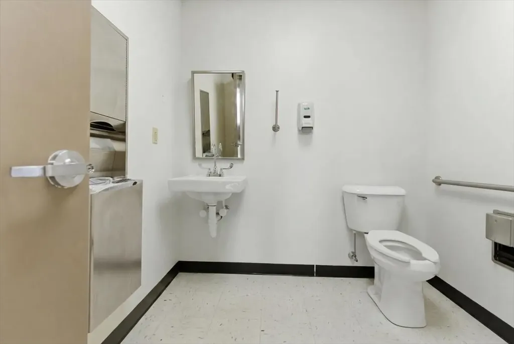 35 Ash Street Lewiston ME 04240
