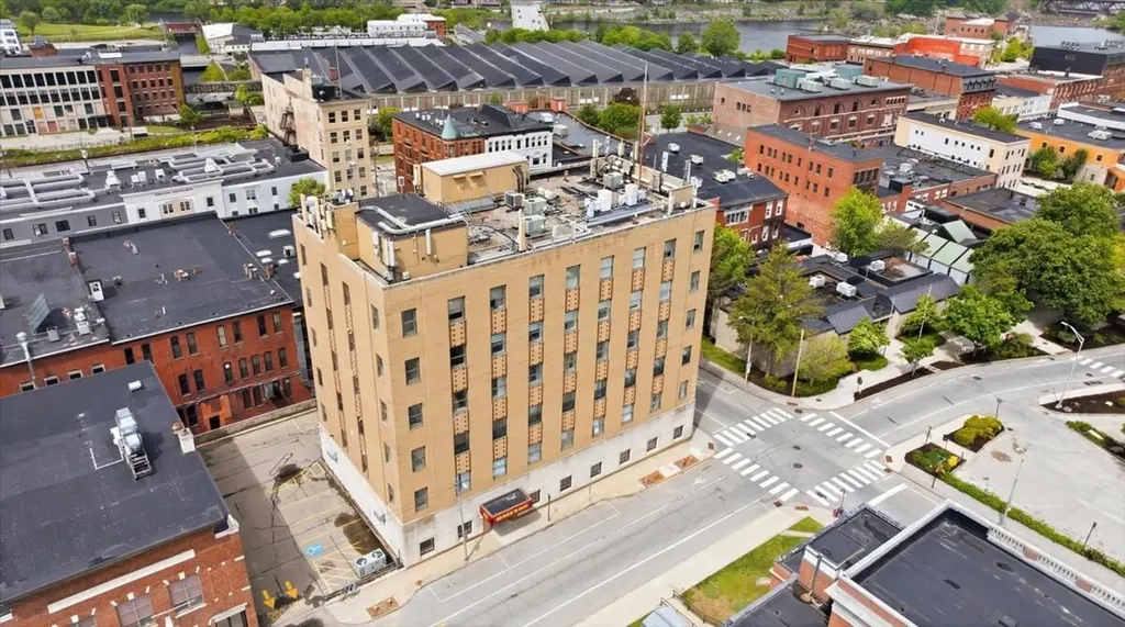 35 Ash Street Lewiston ME 04240
