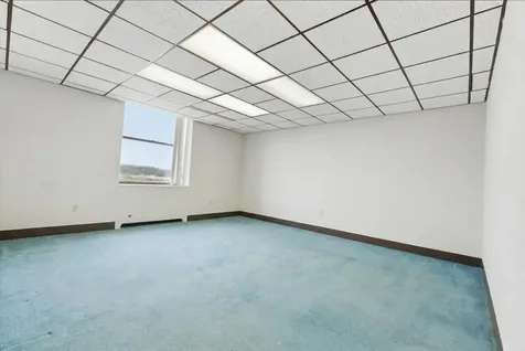 35 Ash Street Lewiston ME 04240
