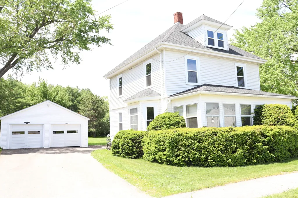 143 Chamberlain Street Brewer ME 04412