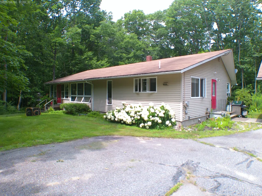 43 Round-the-pond Road Norway ME 04268
