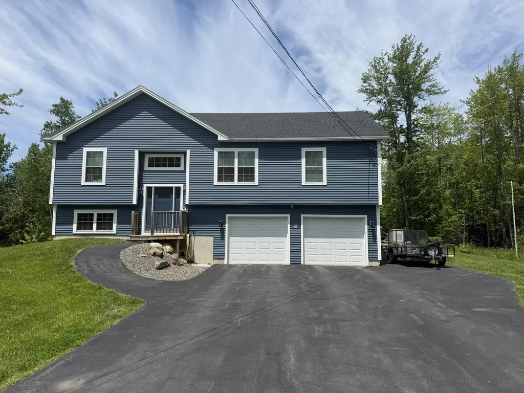 39 Clark Road Kenduskeag ME 04450