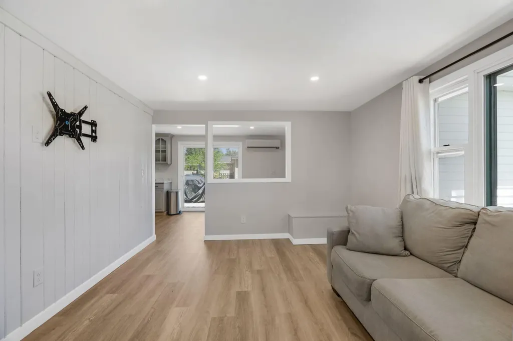 11 Matthew Street Lisbon ME 04250