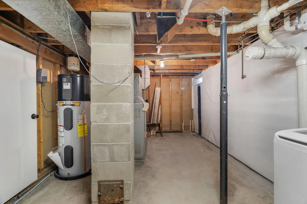 11 Matthew Street Lisbon ME 04250