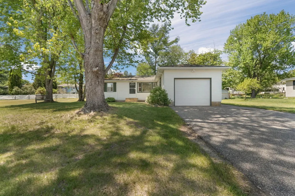 11 Matthew Street Lisbon ME 04250