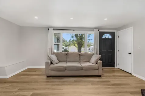 11 Matthew Street Lisbon ME 04250