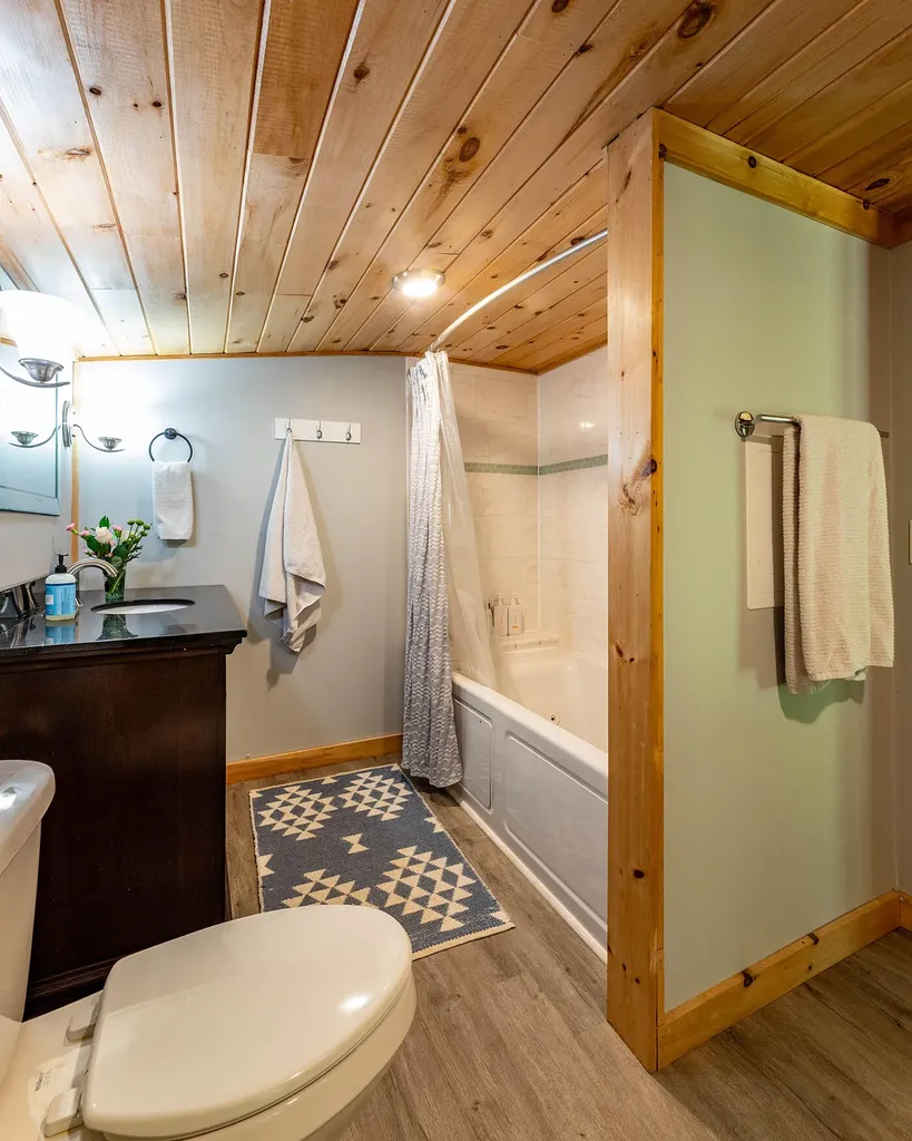 58 Roberts Road Nobleboro ME 04555