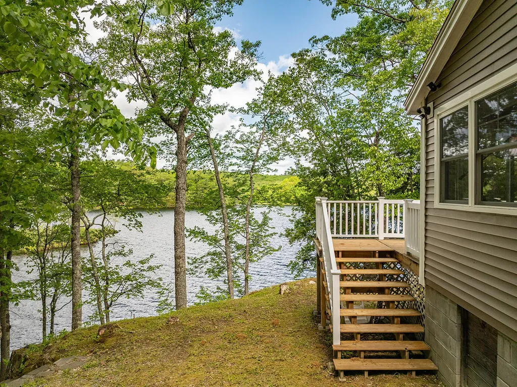 58 Roberts Road Nobleboro ME 04555