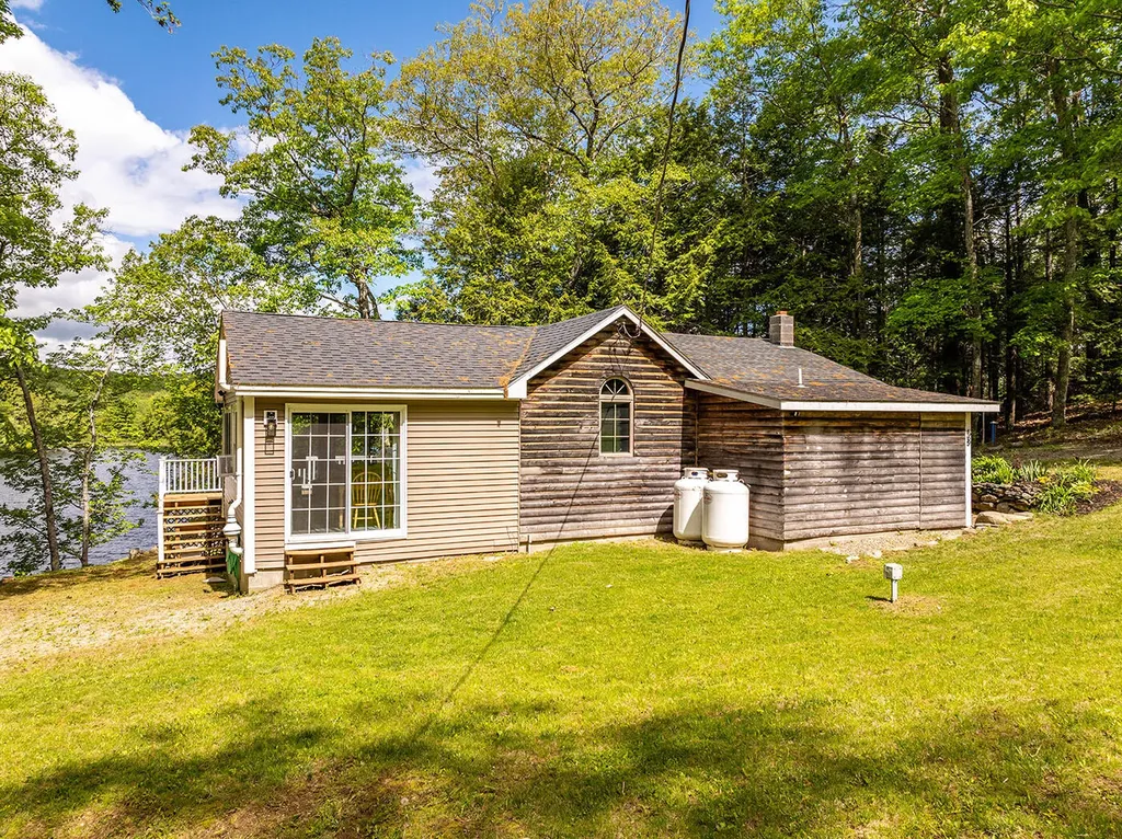 58 Roberts Road Nobleboro ME 04555