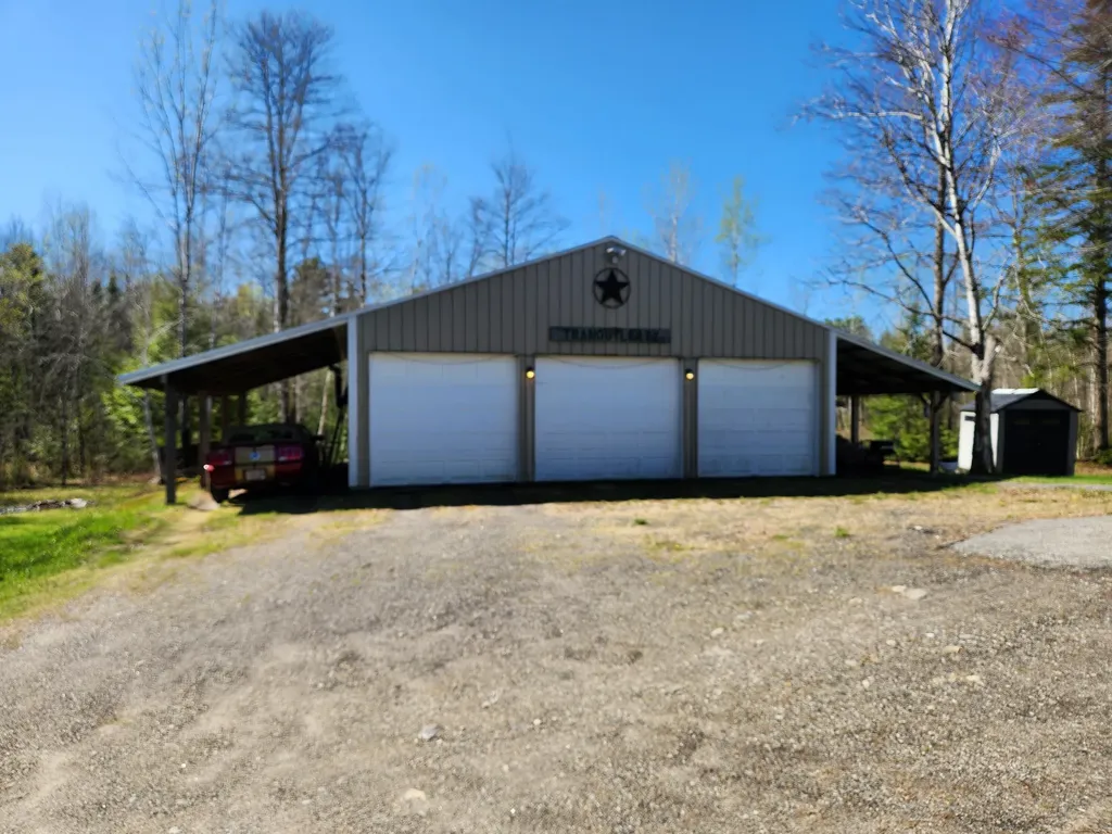 16 Cowboy Lane Whitefield ME 04353