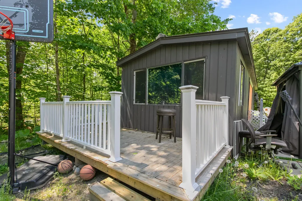 290 Center Road Gray ME 04039
