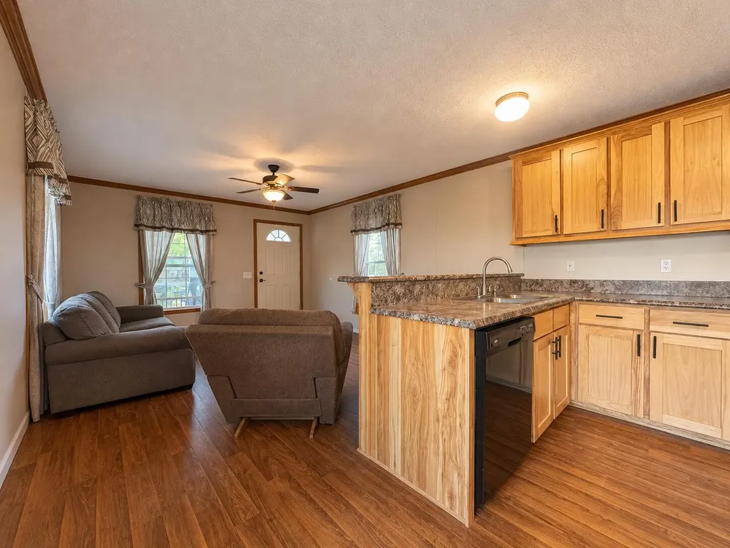 15 Colonial Drive Lisbon ME 04252
