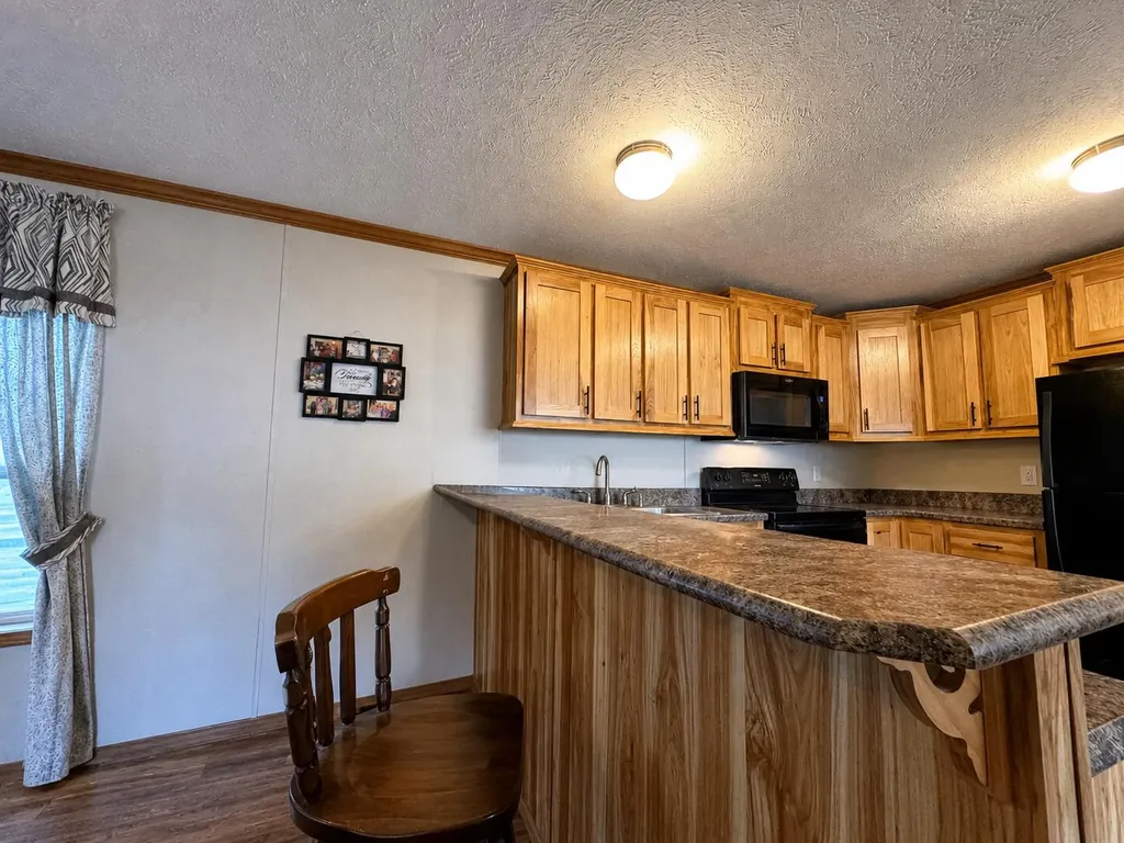 15 Colonial Drive Lisbon ME 04252