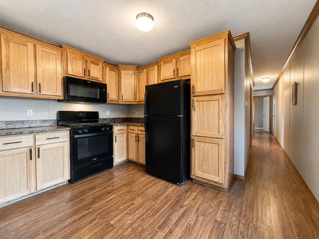 15 Colonial Drive Lisbon ME 04252