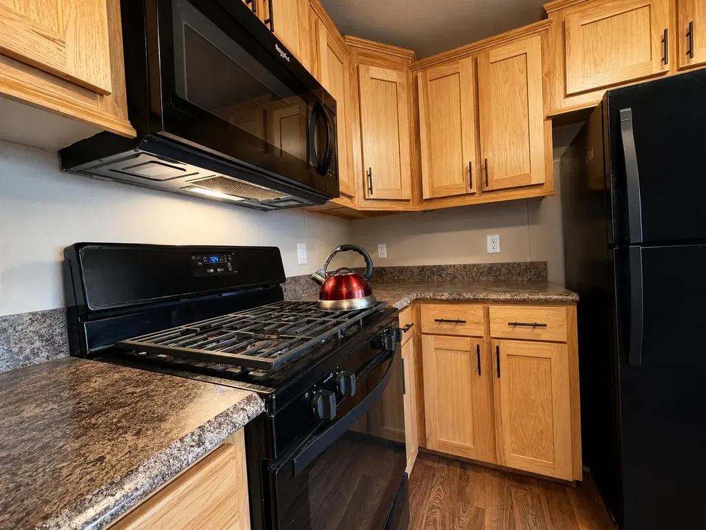 15 Colonial Drive Lisbon ME 04252