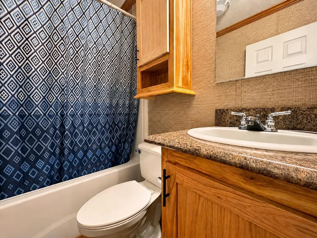 15 Colonial Drive Lisbon ME 04252