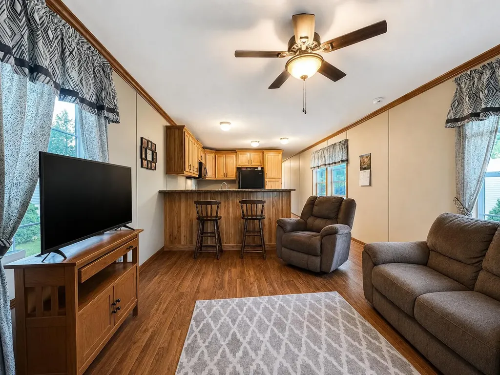 15 Colonial Drive Lisbon ME 04252