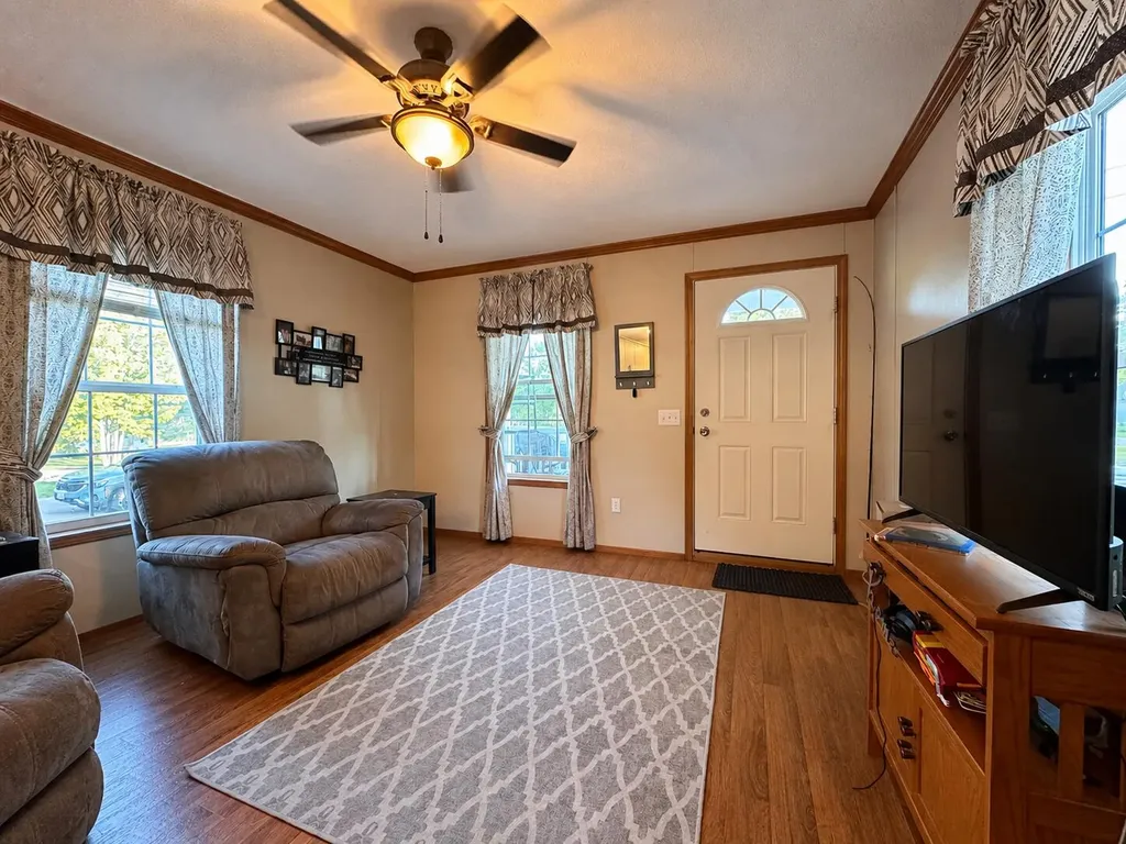 15 Colonial Drive Lisbon ME 04252