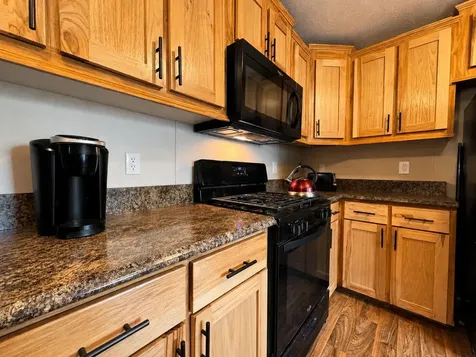 15 Colonial Drive Lisbon ME 04252