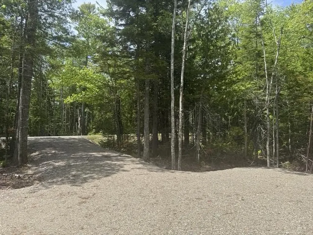 M16 L32-2 Front Ridge Road Penobscot ME 04476