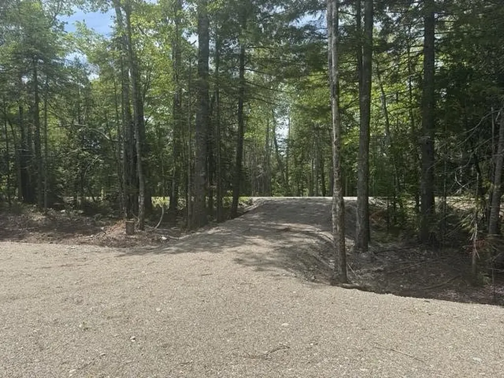 M16 L32-2 Front Ridge Road Penobscot ME 04476