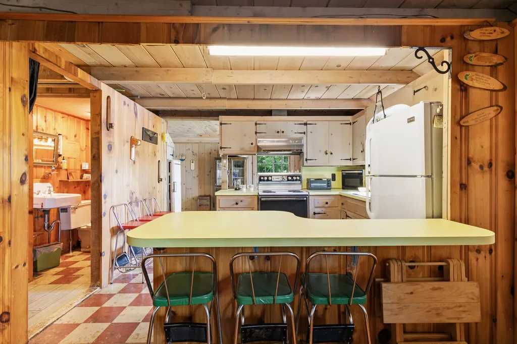 19 Dean Drive Waterboro ME 04061