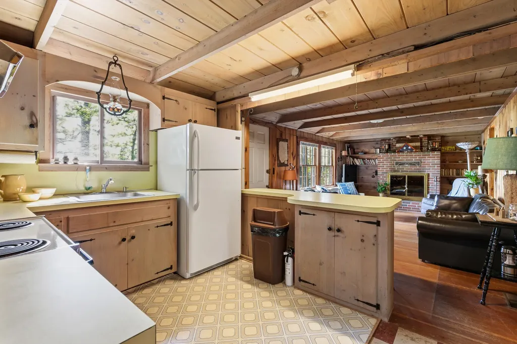 19 Dean Drive Waterboro ME 04061