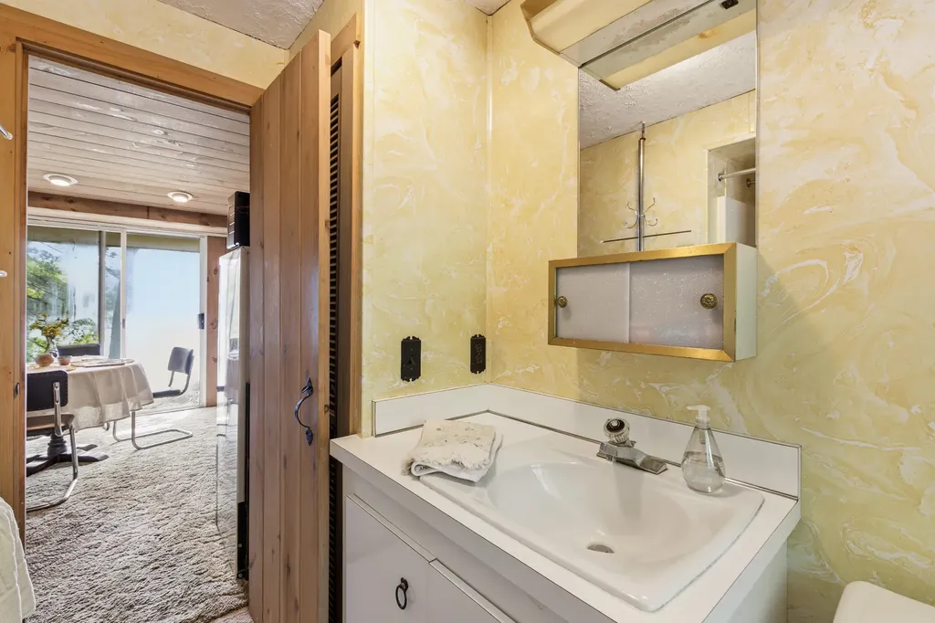 19 Dean Drive Waterboro ME 04061